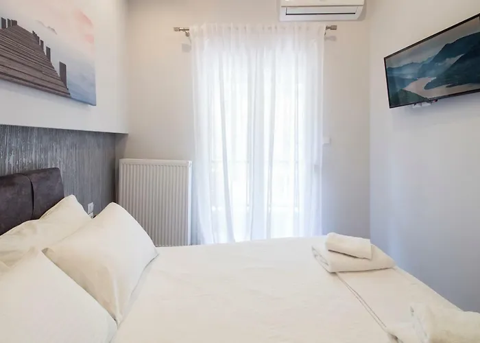 Flow - White Tower Two Bedroom Suite